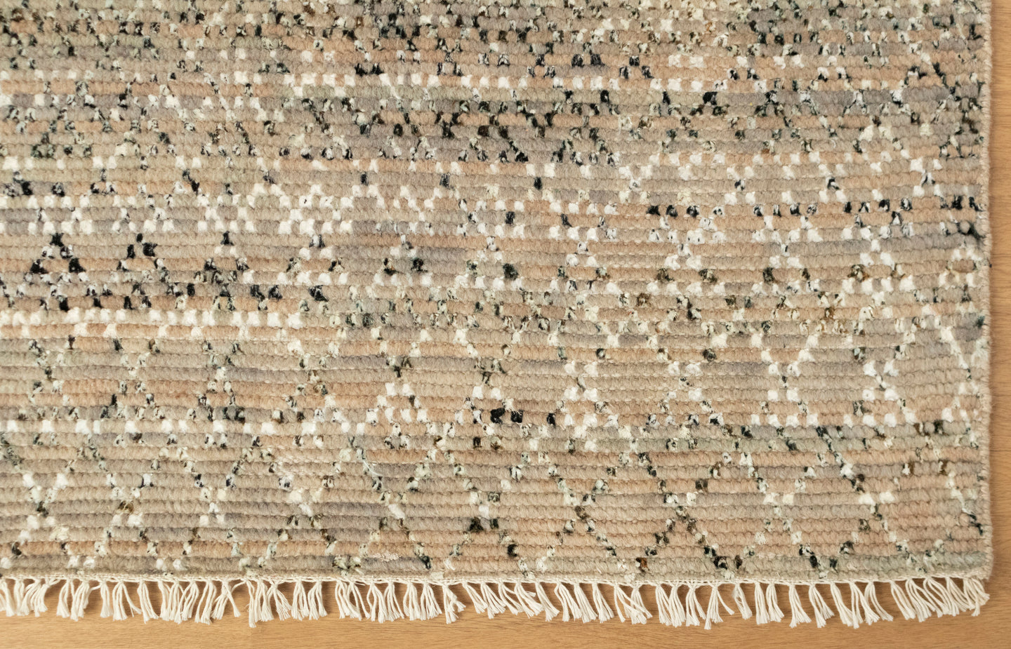 Wool Silk Indo Savannah Diamond Pattern Rug